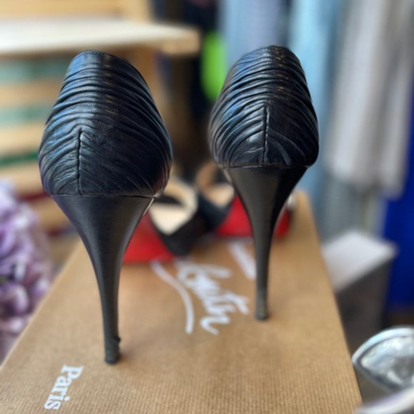 Christian Louboutin Lynn Open Back Ankle Boot Sz 39.5 Shoe - Picture 6 of 7